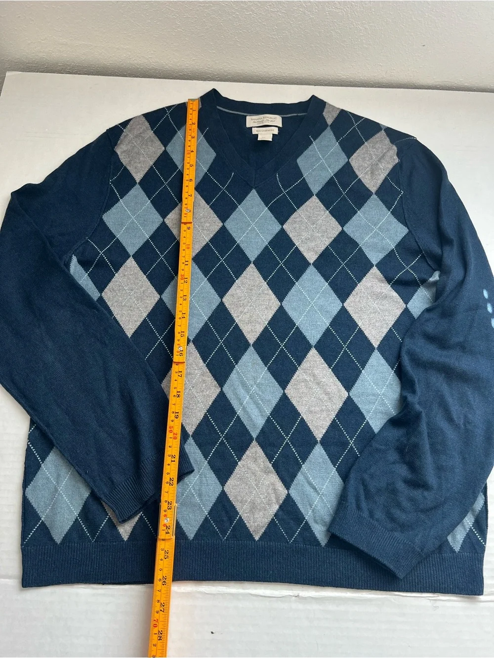Banana Republic Men's L Navy Blue Argyle V-Neck Sweater Silk Cashmere Gray